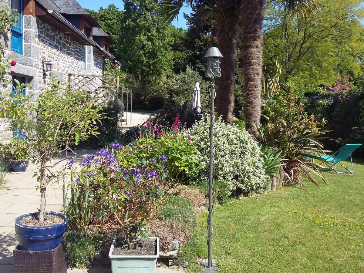 Les Petites Chapelles Bed & Breakfast Saint-Pierre-de-Plesguen Luaran gambar